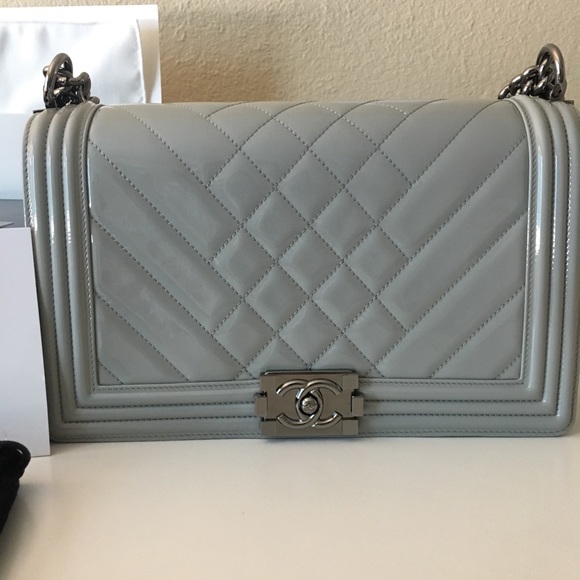 100% authentic!! Chanel chevron grey patent - Picture 2 of 10